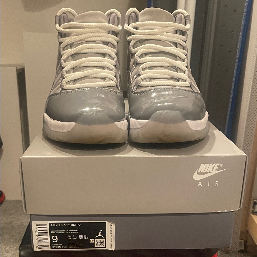 Nike Kids Sneakers - Shiny Gray and White